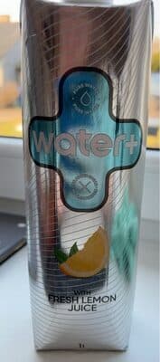 Water with fresh lemon juice