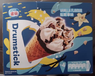 vanilla flavour ice cream with chocolate and roasted peanut