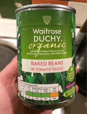 Baked beans in tomato sauce