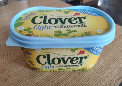 Light fat spread