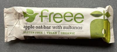 Apple oat bar with sultanas