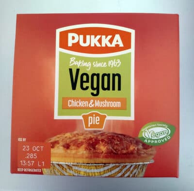 Vegan chicken and mushroom pie