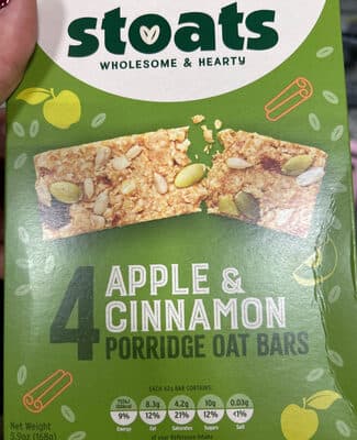 Apple and cinnamon porridge oat bars