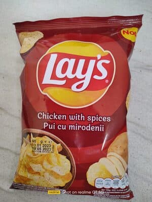 Lay's Pui cu mirodenii (Chicken with spices)