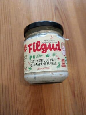 Tartinabil de caju cu ceapa si marar