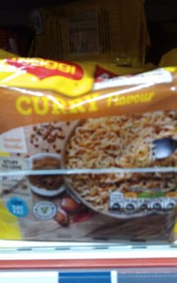 Instant noodles curry flavour
