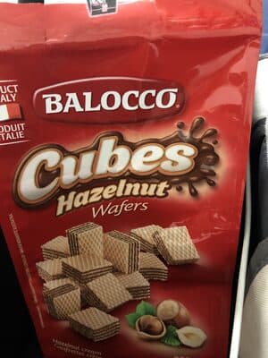 Cubes Hazelnut Wafers