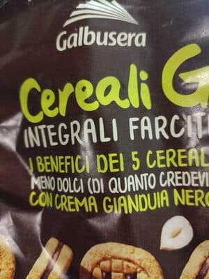 Cereali integrali farciti con crema di gianduia nero