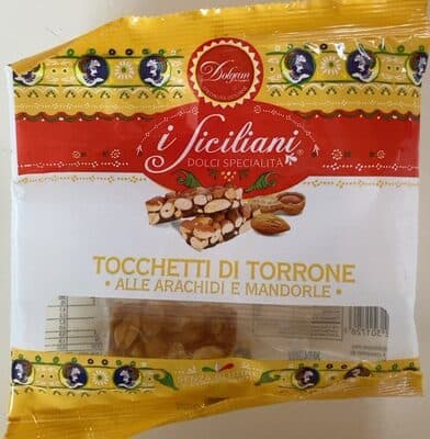 Tocchetti di torrone alle arachidi e mandorle