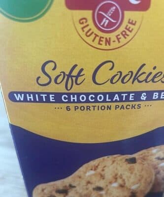 Soft Cookies White Chocolate & Berries