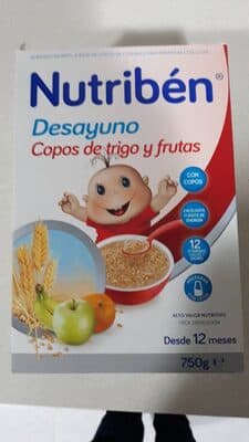 Desayuno copos de trigo y frutas