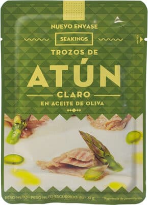 Trozo de atn claro en aceite de oliva