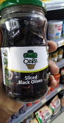 Cere sliced black olives