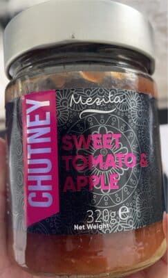 Sweet tomato and apple chutney