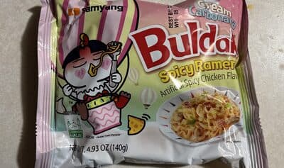 Artificial Spicy Chicken Flavor Stir-Fried Ramen