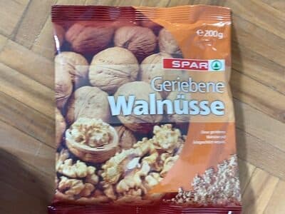 Geriebene Walnüsse