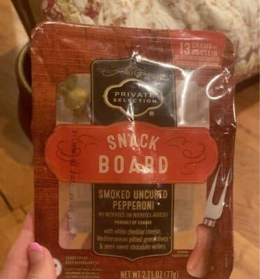 Smoked Uncured Pepperoni, White Cheddar Cheese, Moroccan Pitted Green Olives, Semi-Sweet Chocolate Wafers Snack Board