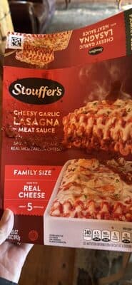 Cheesy Garlic Lasagna With Meat Sauce And Garlic Tomato Sauce, 100% Pure Beef And Real Mozzarella Cheese