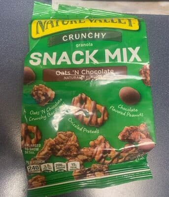 Oats 'N Chocolate Crunchy Granola Snack Mix