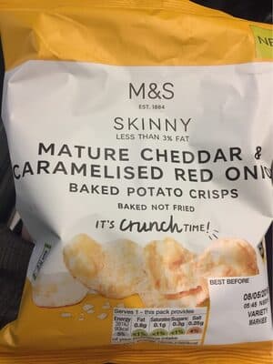 Mature cheddar & caramelised red onion baked potato crisps