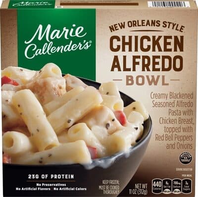 New Orleans Style Chicken Alfredo Rigatoni With Creamy Blackened Seasoned Alfredo Sauce And Chicken Breast, Topped With Red Bell Peppers And Onions Bowl