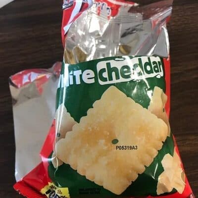 White Cheddar Baked Snack Crackers