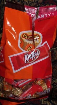 Reese's and Kit Kat Miniatures Milk Chocolate Assortment Candy