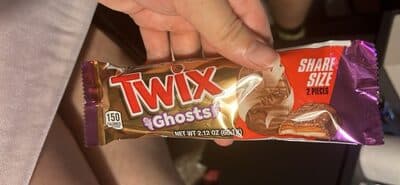 Caramel & Milk Chocolate Ghosts Cookie Bars