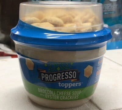 Progresso Toppers Broccoli Cheese Soup with Oyster Crackers