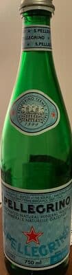 SPARKLING NATURAL MINERAL WATER WITH NATURAL CO2 ADDED