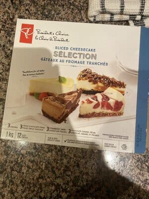 Sliced cheesecake selection