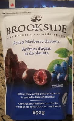 Açaí & blueberry flavored centres covered in smooth dark chocolate