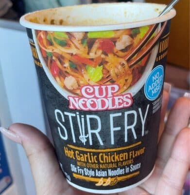 Hot Garlic Chicken Flavor Stir Fry Style Asian Noodles in Sauce