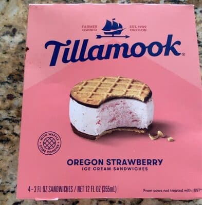 Oregon Strawberry Ice Cream Sandwiches