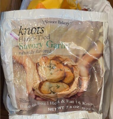Knots Hand-Tied Savory Garlic