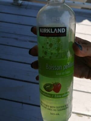 Kirkland Sparkling Kiwi Strawberry Water