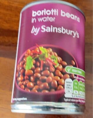 Borlotti beans in water