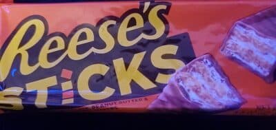Milk Chocolate, Peanut Butter & Crispy Wafers Sticks