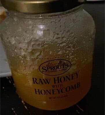 Raw Honey with Honeycomb