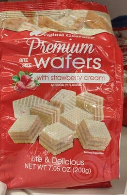 Premium Wafers With Strawberry Cream