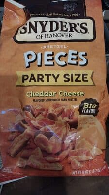 Cheddar Cheese Pretzel Pieces