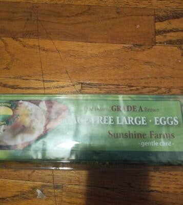 Cage-free large eggs