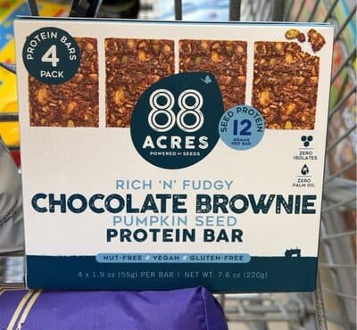 Chocolate brownie protein bar