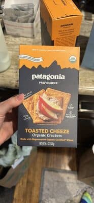 Toasted Cheeze Organic Crackers