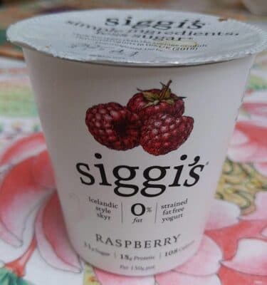 Raspberry Icelandic skyr