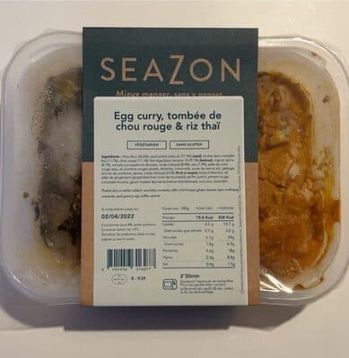Egg curry, tombe de chou rouge & riz tha
