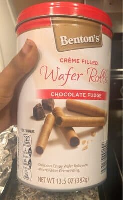 Chocolate Fudge Creme Filled Wafer Rolls