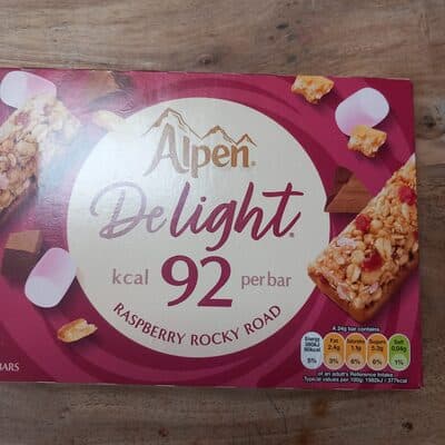 De light raspberry rocky road