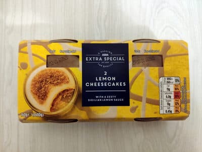 Lemon cheesecakes
