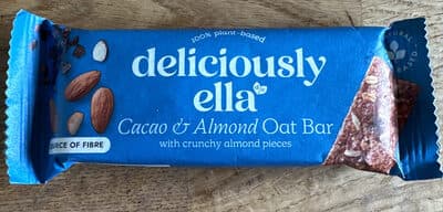 cacao & almond oat bar
